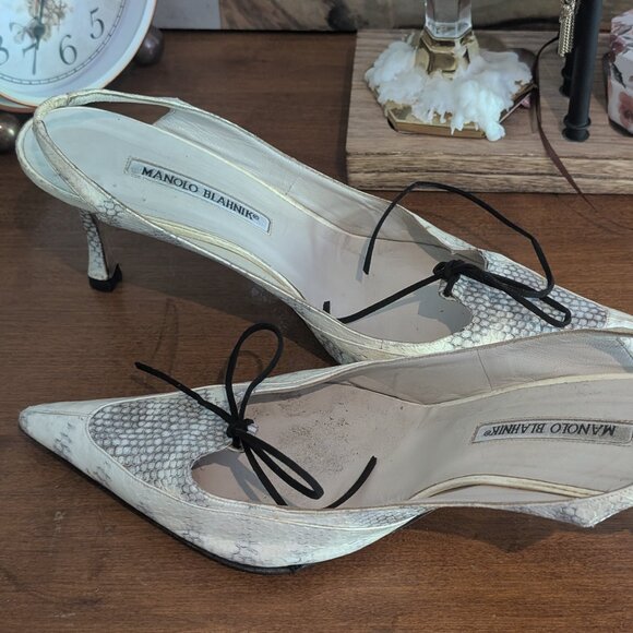 Manolo Blahnik Carolynne 90 Slingback Pumps - Picture 8 of 8